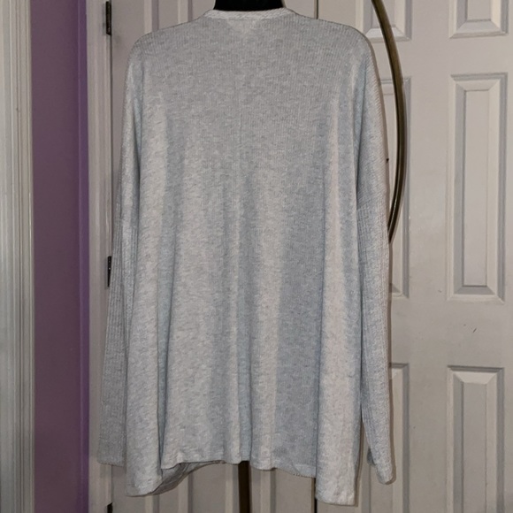 Gray Terra & Sky Lightweight Sweater - Size 3X (24W/26W) - Picture 4 of 10